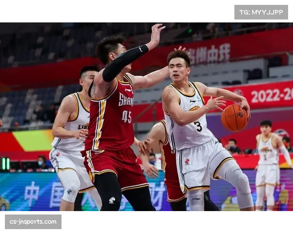 广东对阵山东防守策略失误 对持球人限制效果不佳